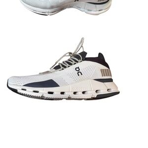 On Running cloud nova Black and White Athletic Shoes